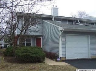 72 Woodmere Dr, Parlin, NJ 08859