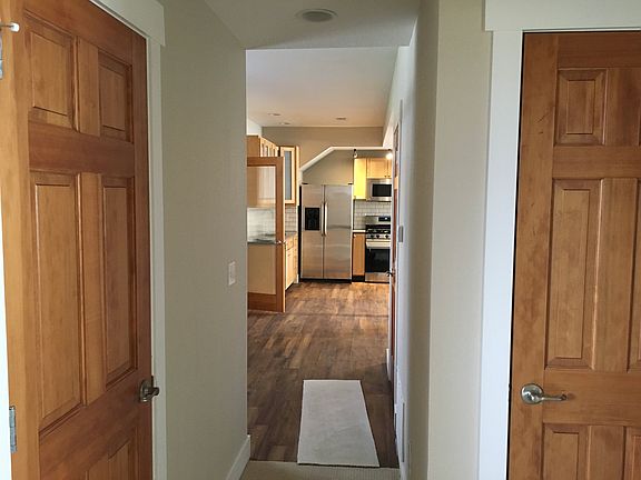 2nd image of 912 Kimbark St