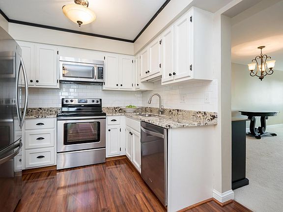 4th image of 5399 Bennington Woods Ct