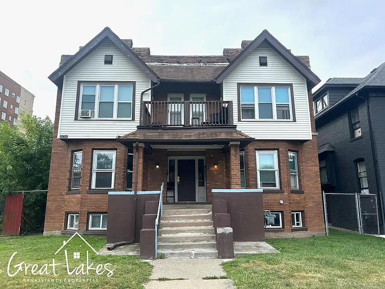 645 Gladstone St — Photo 1