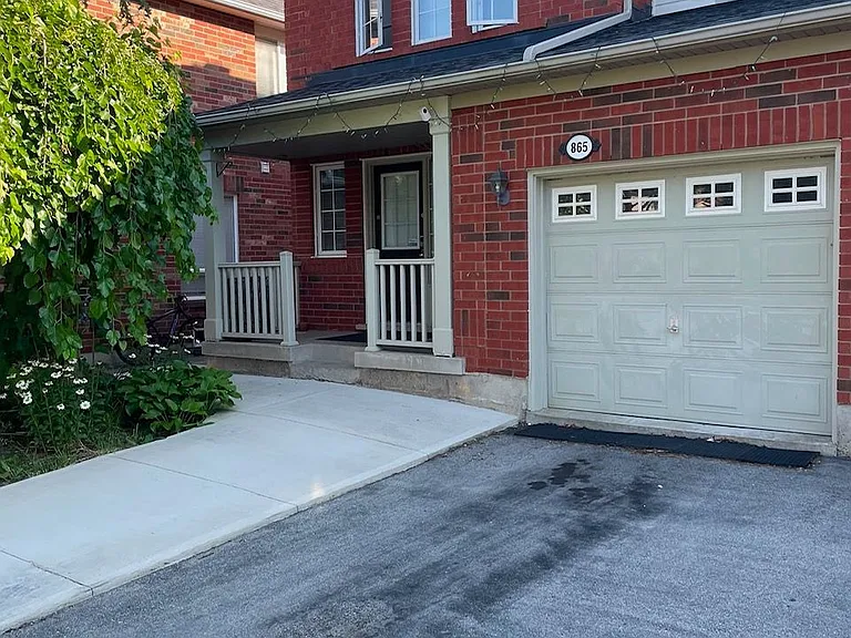 865 Shepherd Pl — Photo 1