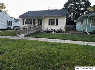 1009 Allison St, Charles City, IA 50616