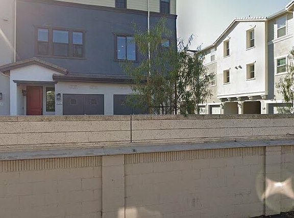 3rd image of 8906 Jasmine Dr