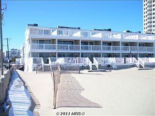 1st image of 4701 Atlantic Ave Unit 14