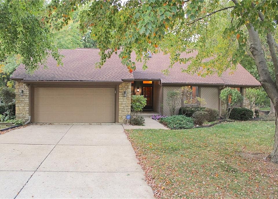 1st image of 2400 NE 66th St