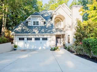 5490 Powers Overlook Ct, Sandy Springs, GA 30327
