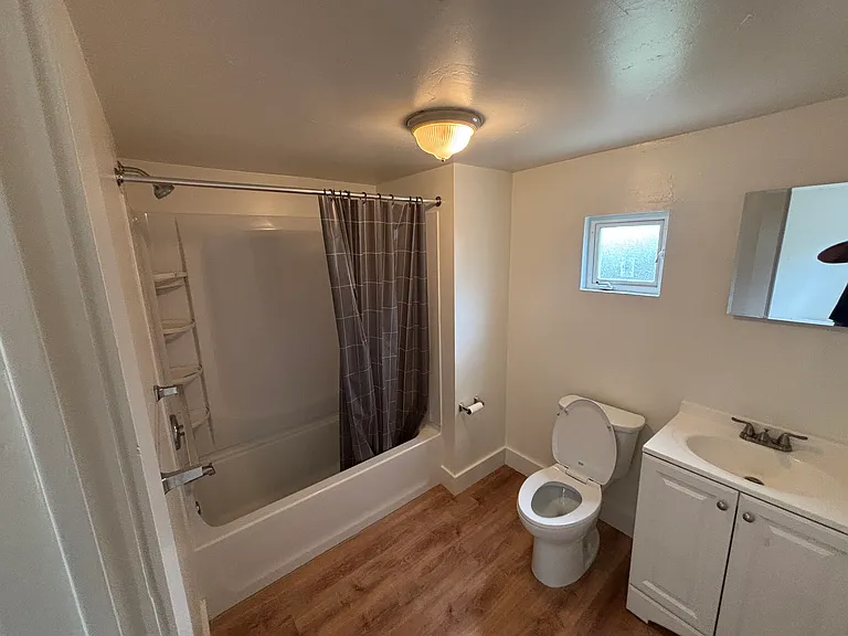 411 W De La Guerra St — Photo 13