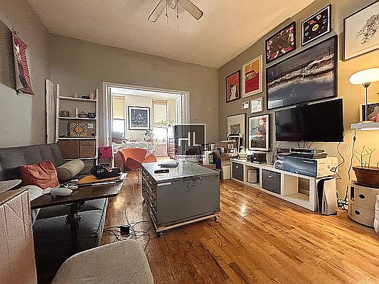 5th image of 257 20th St #1
