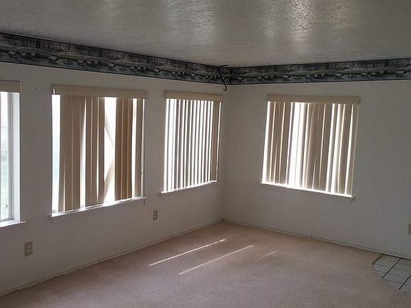 4th image of 1301 E Highland Dr