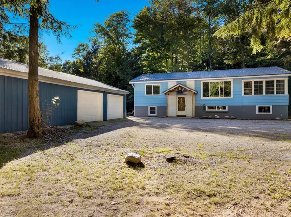 15603 E Cherry Park Dr, Northport, MI 49670