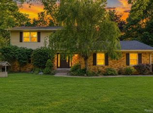 6218 McKenzie Dr, Flint, MI 48507