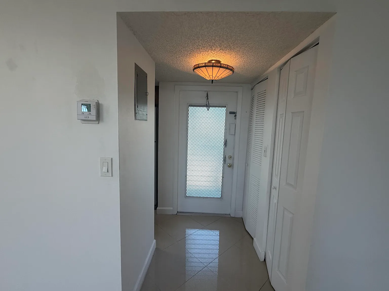 2 bed, 2.0 bath, 1000 sqft, $2,000 — Photo 3