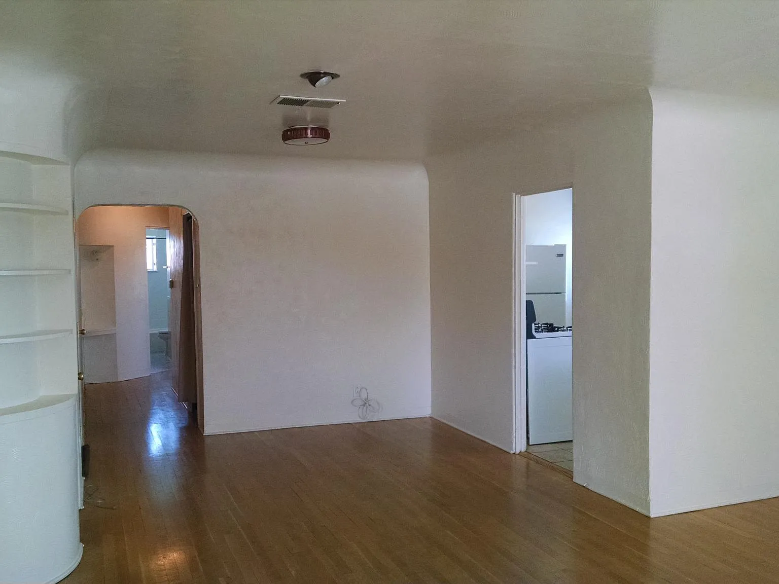 2 bed, 1000 sqft, $1,695 — Photo 2