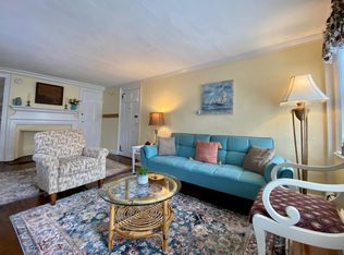 61 Middle St APT 2, Newburyport, MA 01950