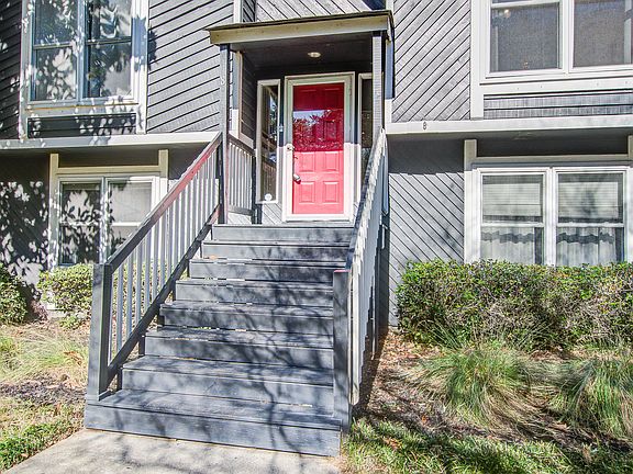 5th image of 8 Brockman Dr