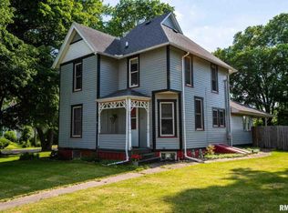 231 S Miller St, Toulon, IL 61483