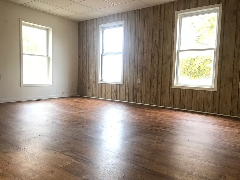 349 E Church St — Photo 7