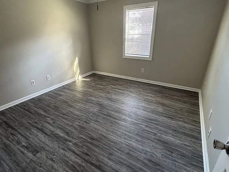 207 New Petersburg Dr — Photo 10