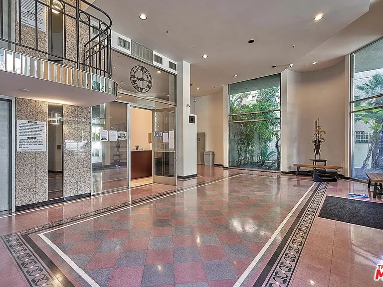 500 S Berendo St #101 — Photo 4
