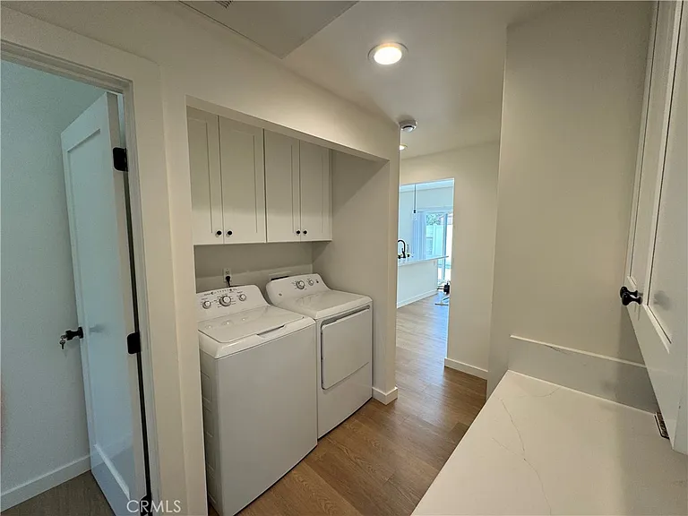 15236 Kingsbury St — Photo 13