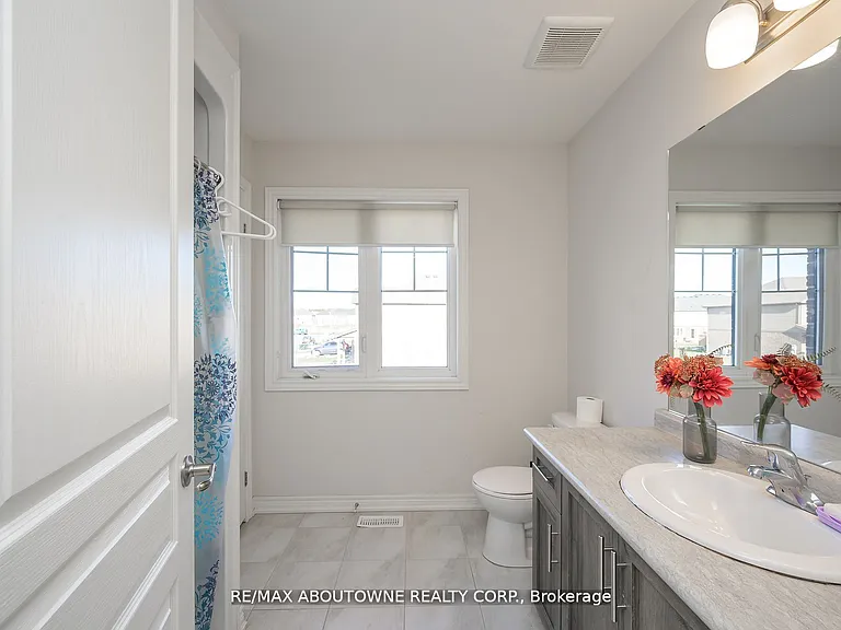 93 Heron St — Photo 16