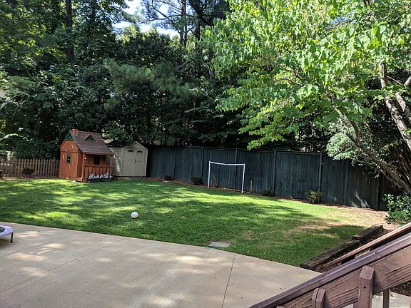 3rd image of 2218 Yorktown Dr