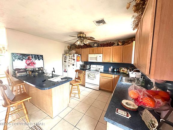 5th image of 1566 Clover Rd