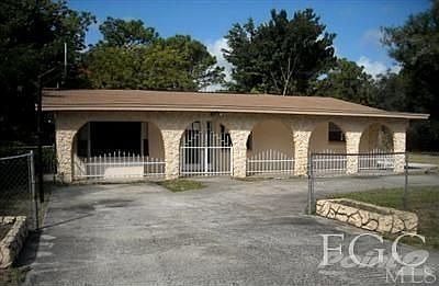 1st image of 303 Queens Dr