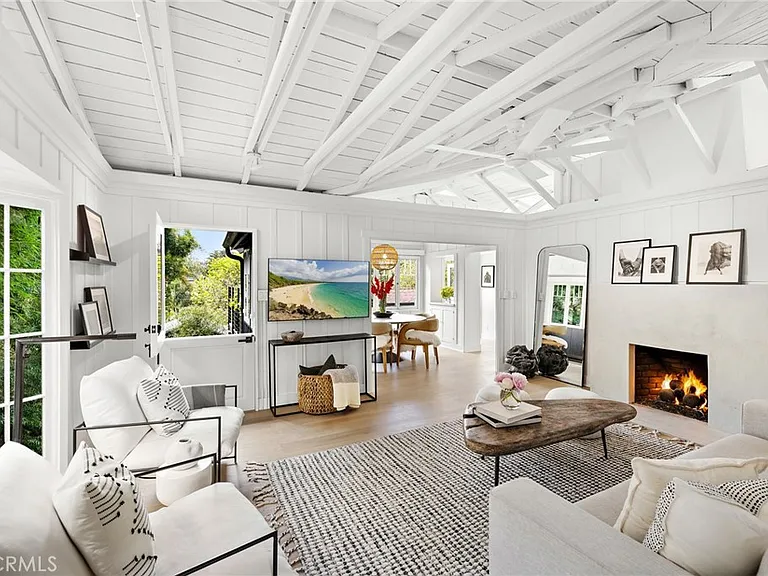 592 Bluebird Canyon Dr — Photo 2