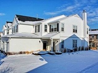 2875 Falling Waters Dr, Lindenhurst, IL 60046