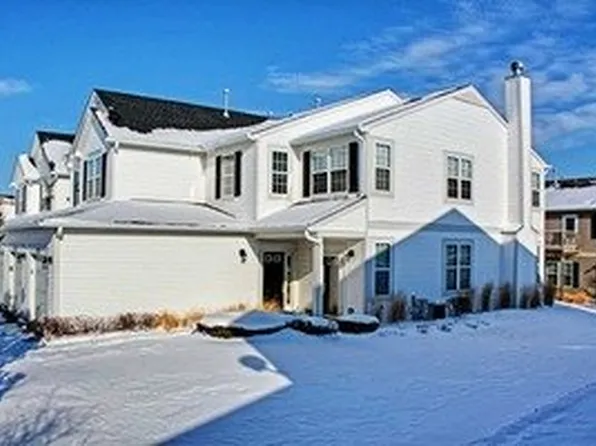 2875 Falling Waters Dr, Lindenhurst, IL 60046