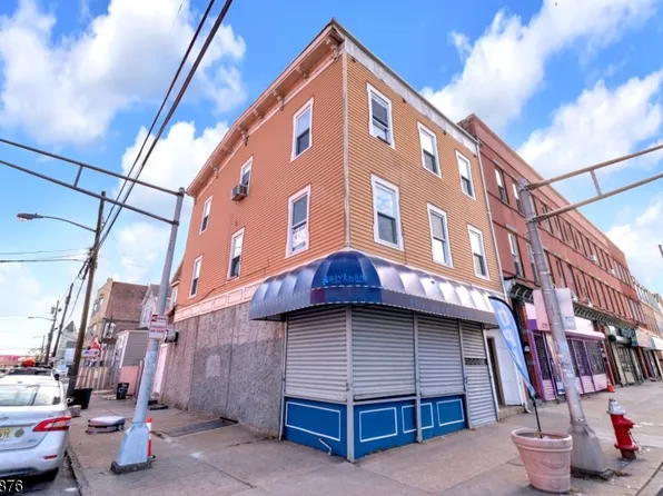 95 1St St, Elizabeth City, NJ 07206