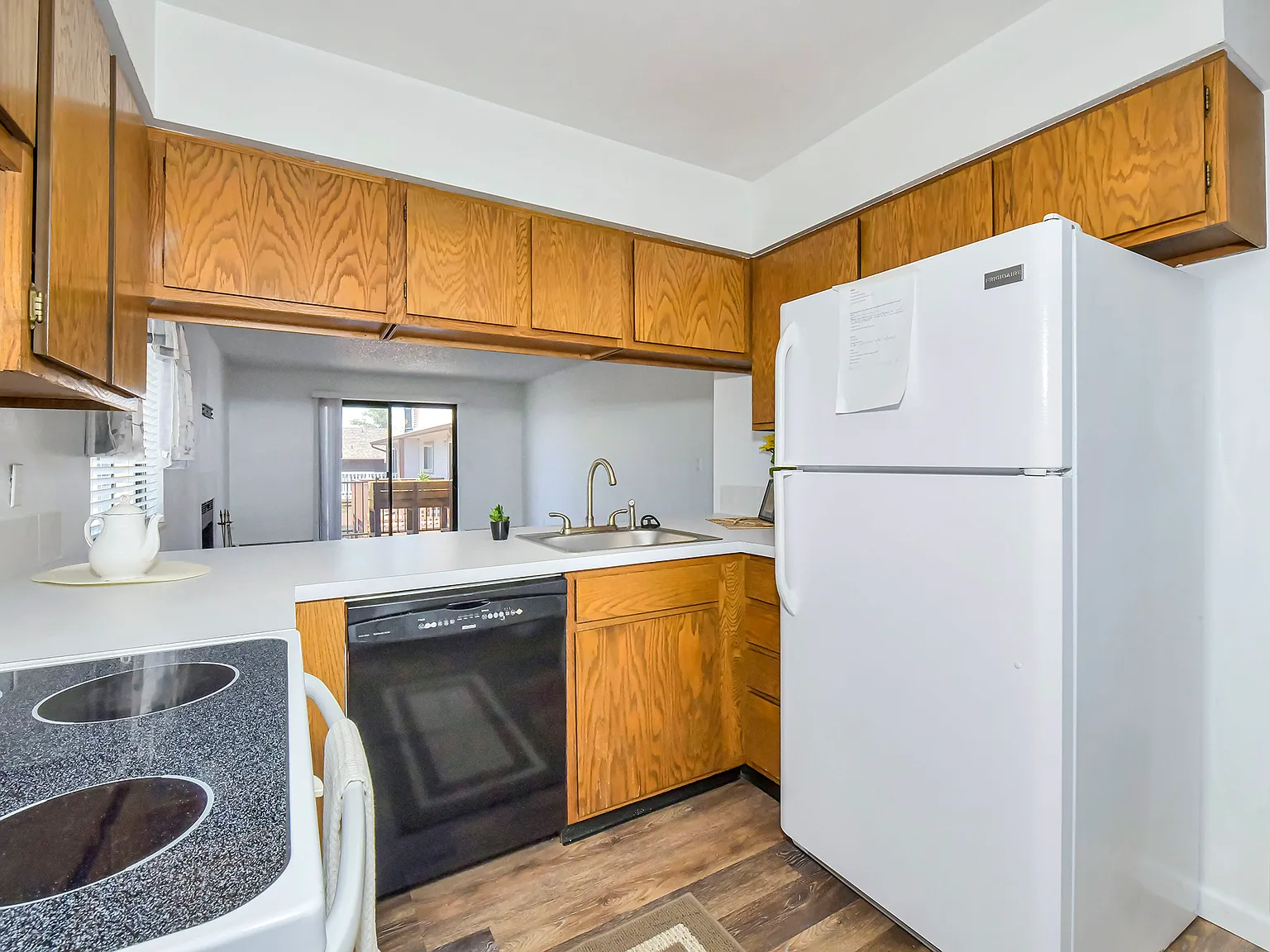 2 bed, 813 sqft, $1,450 — Photo 2