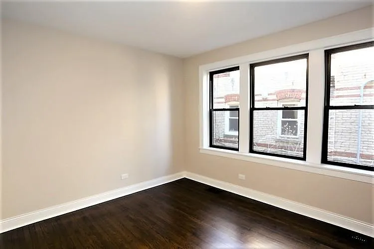 4445 N Rockwell St #3 — Photo 7