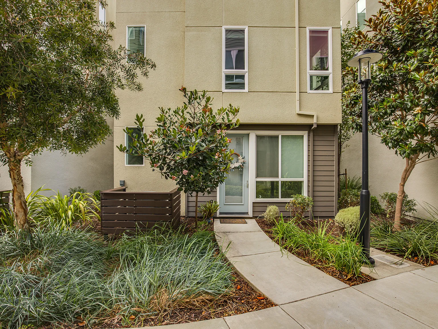 2 bed, 1713 sqft, $4,295 — Photo 1