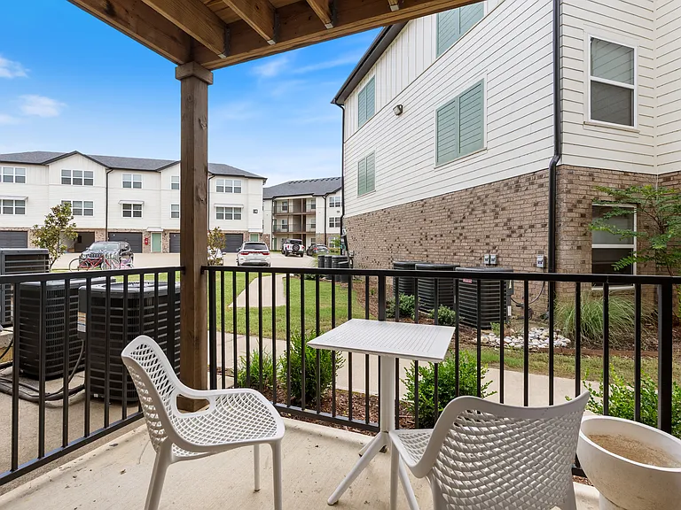Brentwood Apartments — Photo 11