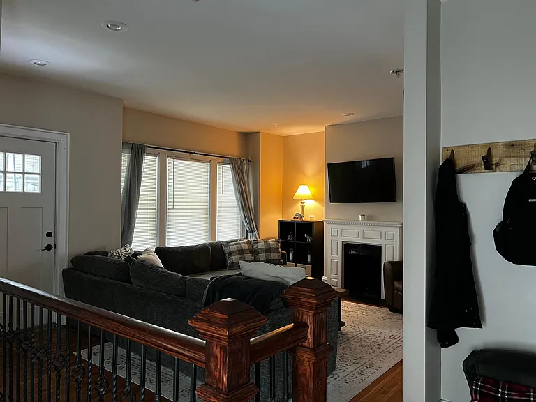 372 Baynes St #UPPER — Photo 3