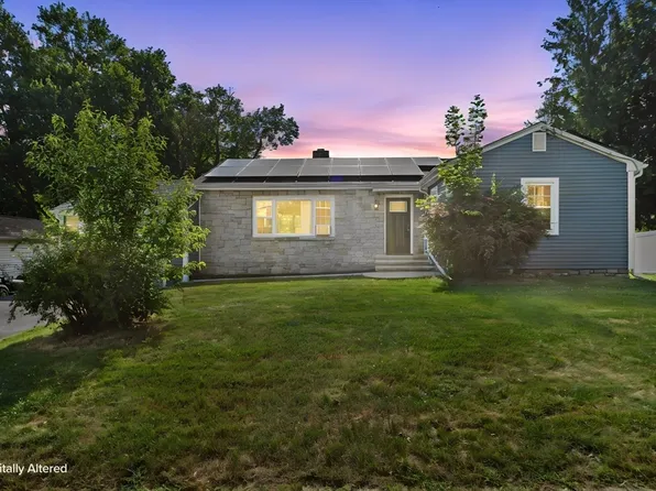 5 5th Ave, Dudley, MA 01571