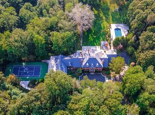 24 Highland Farm Rd #1, Greenwich, CT 06831