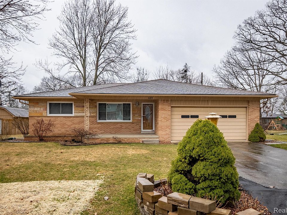 1st image of 649 E Crest Ln
