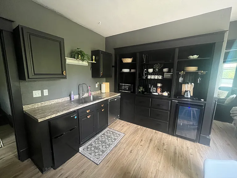 633 E Burleigh St #633 — Photo 12