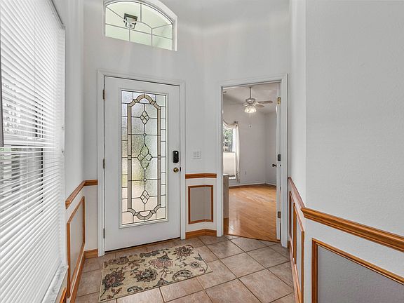 3rd image of 84 London Dr