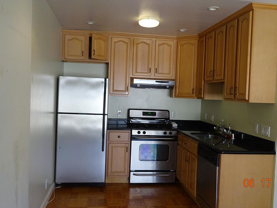 1st image of 1409 Masonic Ave #3