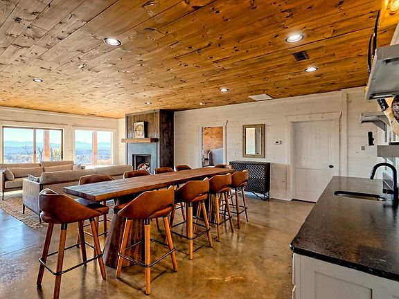 29th image of this home