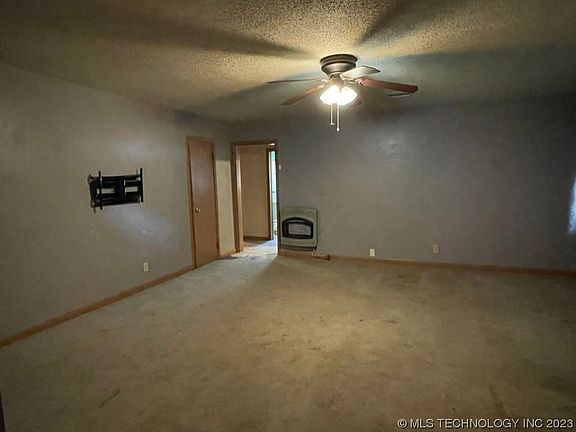 3rd image of 404 E Juanita St