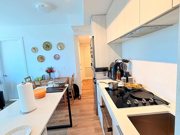 5th image of 1 Jarvis St #827