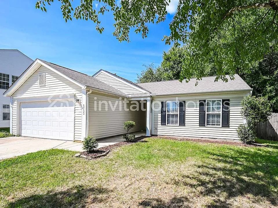 5733 Shining Oak Ln