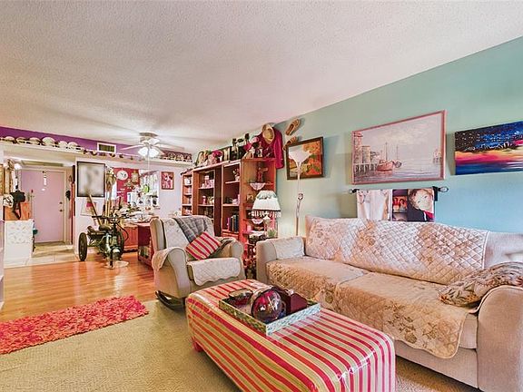 5th image of 11117 Pembridge Ct APT 2