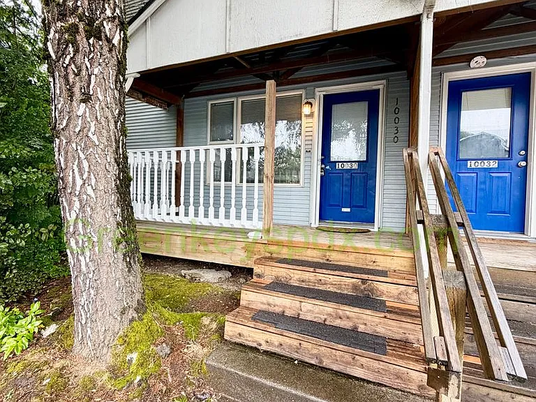 10030 N Lombard St — Photo 1