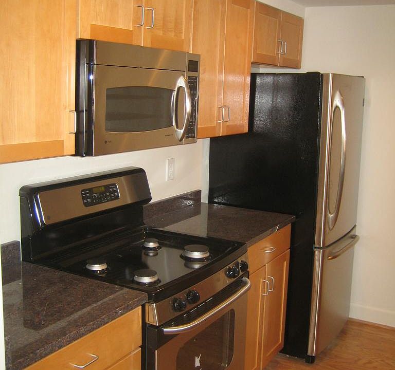 2nd image of 1205 N Garfield St APT 501